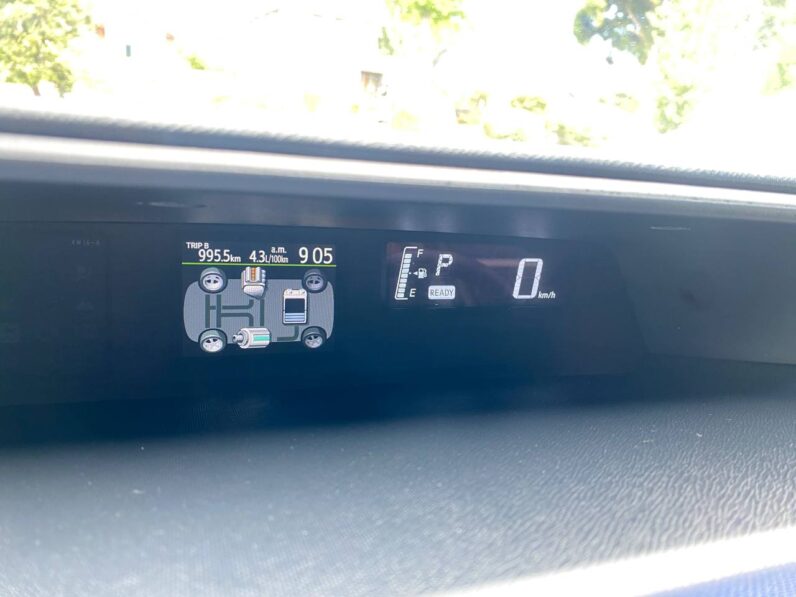 
								Toyota Prius-C 2016 full									