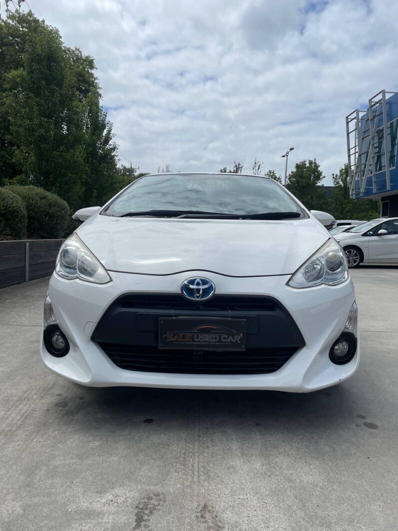 
								Toyota Prius-C 2016 full									