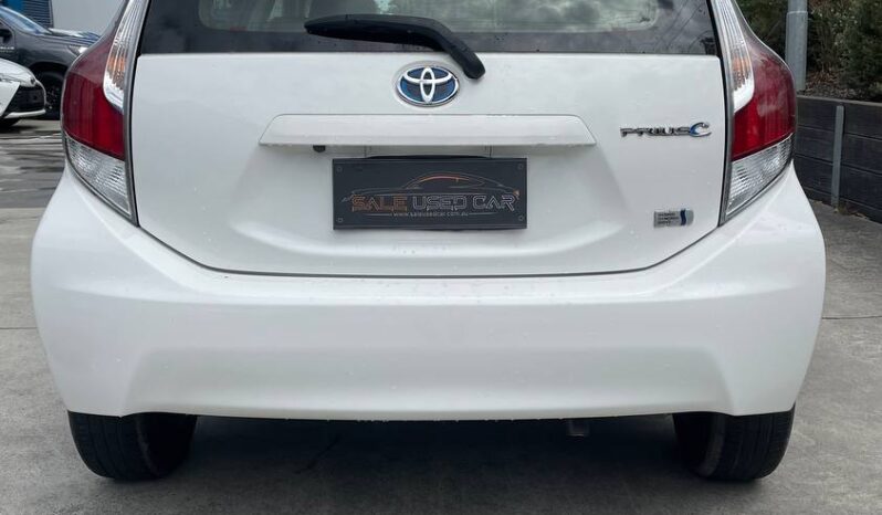 
								Toyota Prius-C 2016 full									
