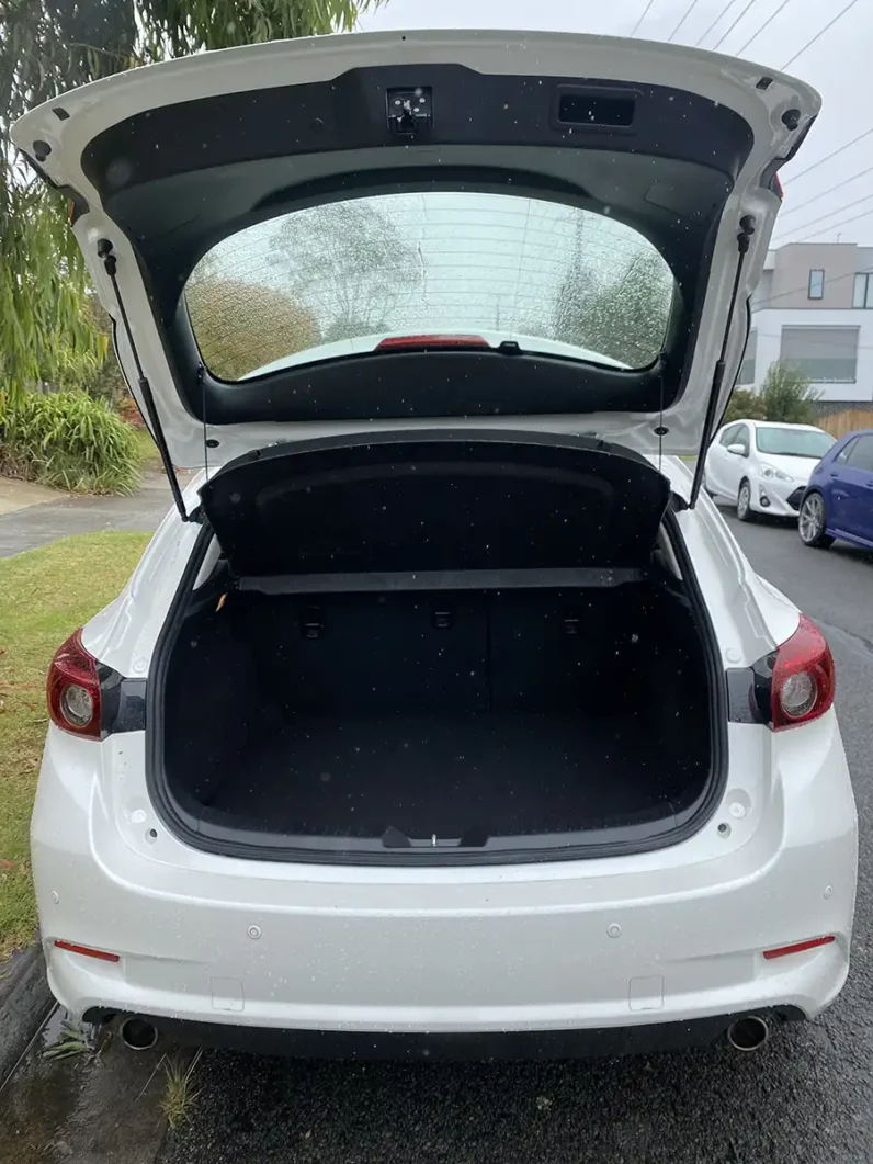 
								MAZDA 3 SP25 GT 2018 full									