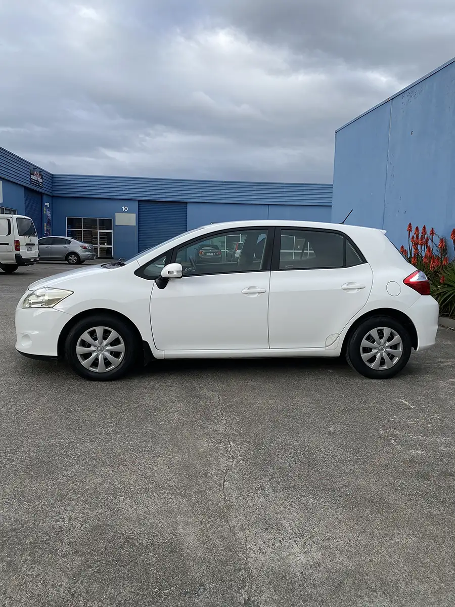 TOYOTA COROLLA 2010