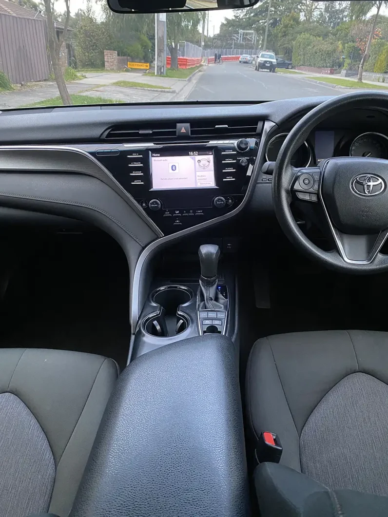 
								Toyota Camry Hybrid 2018 full									