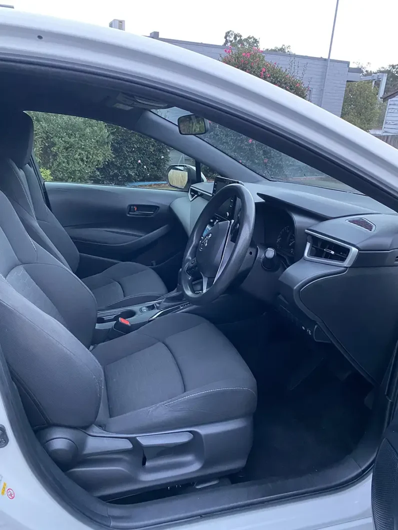 
								Toyota Corolla Ascent Sport Hybrid 2019 full									
