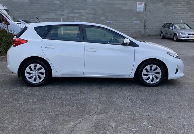 
								TOYOTA COROLLA 2013 full									