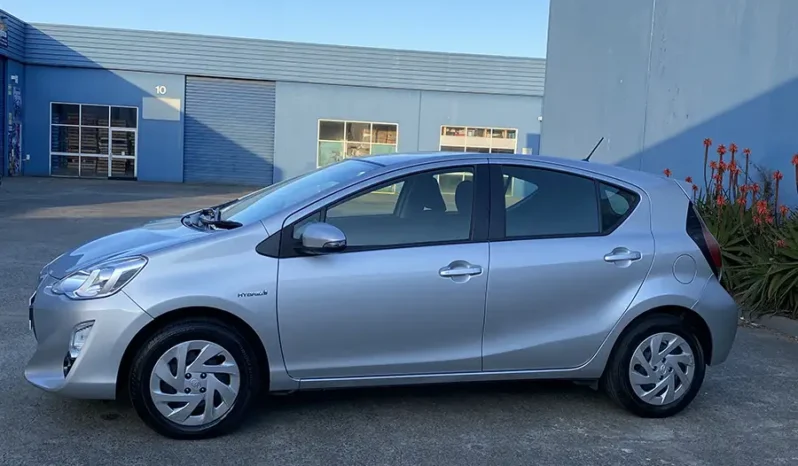 
								TOYOTA PRIUS-C HYBRID 2016 full									