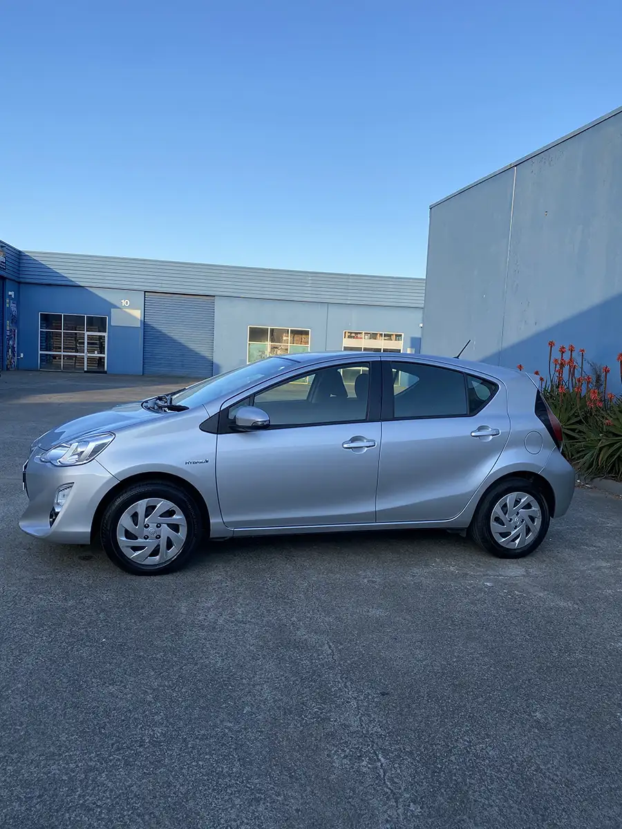 TOYOTA PRIUS-C HYBRID 2016
