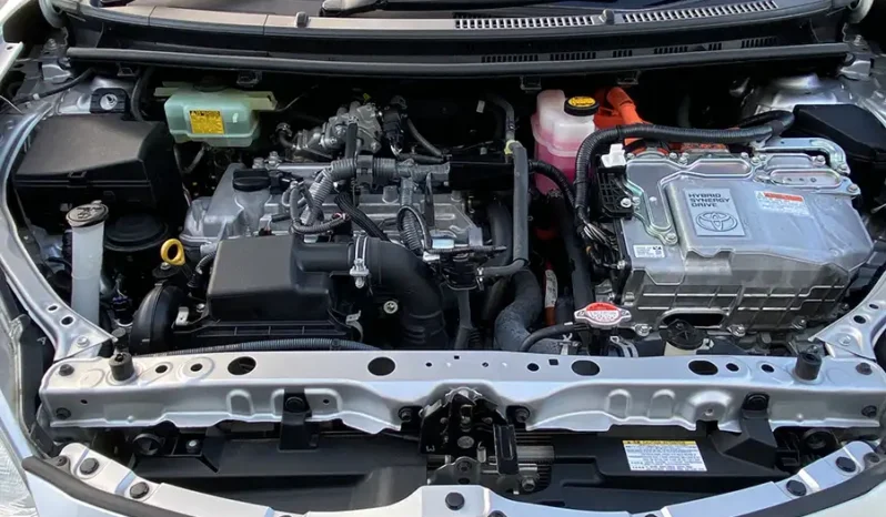 
								TOYOTA PRIUS-C HYBRID 2016 full									