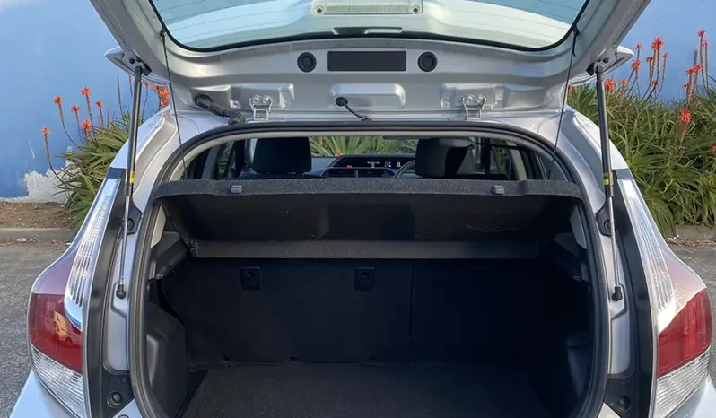 
								TOYOTA PRIUS-C HYBRID 2016 full									