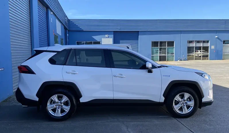 
								TOYOTA RAV4 GX HYBRID 2020 full									