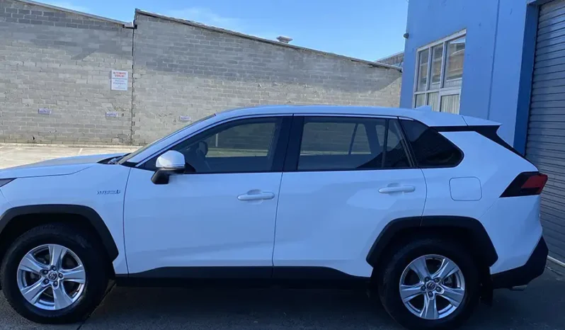 
								TOYOTA RAV4 GX HYBRID 2020 full									