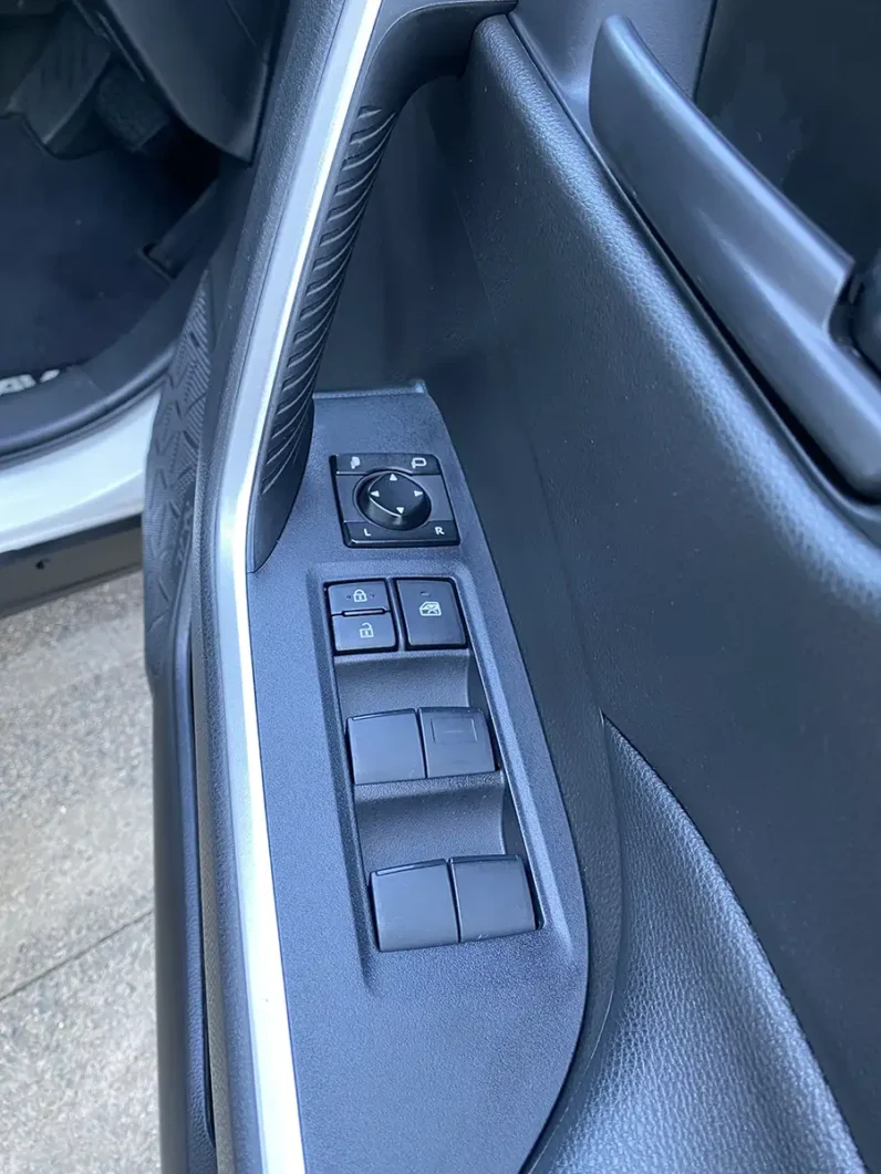 
								TOYOTA RAV4 GX HYBRID 2020 full									