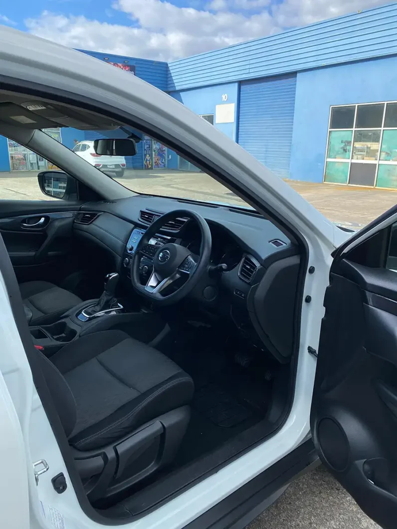 
								NISSAN X-Trail ST 2018 full									