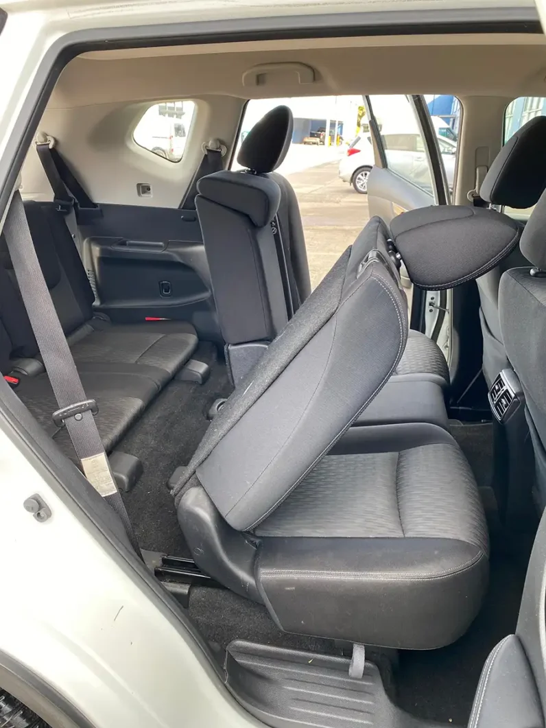 
								NISSAN X-Trail ST 2018 full									