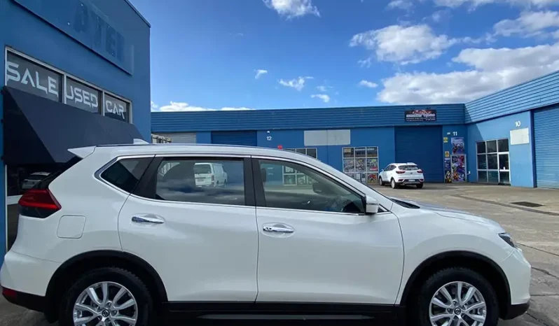 
								NISSAN X-Trail ST 2018 full									