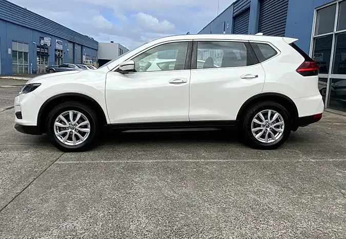 
								NISSAN X-Trail ST 4WD 2018 full									