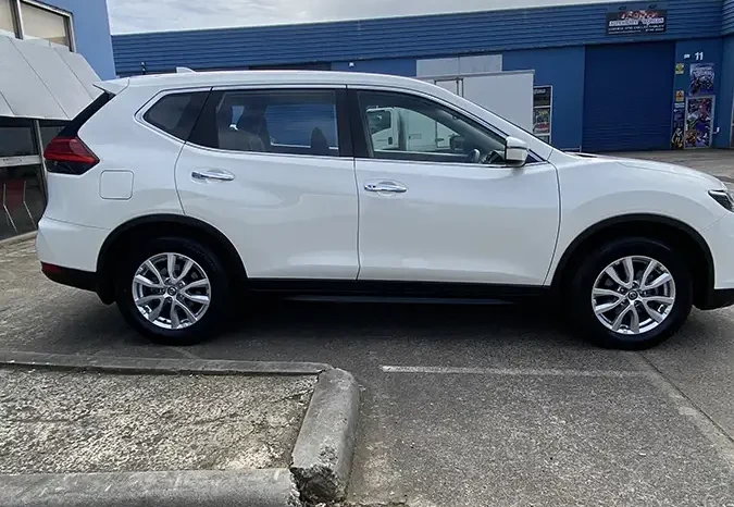 
								NISSAN X-Trail ST 4WD 2018 full									