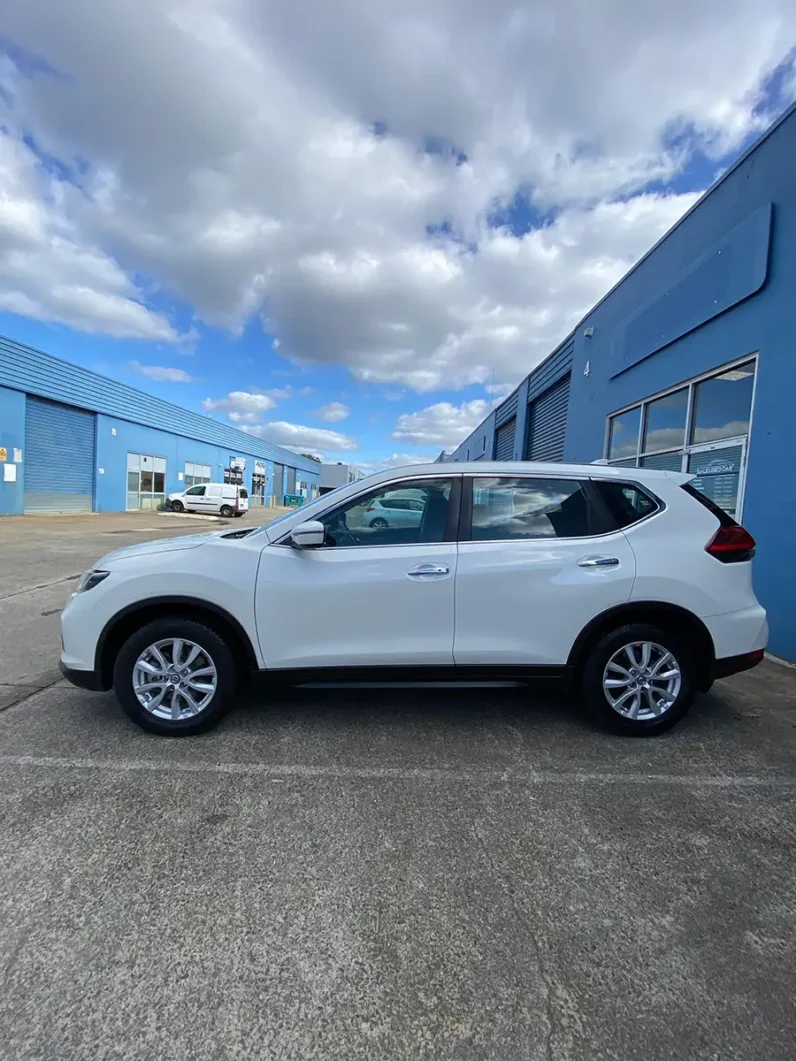 
								NISSAN X-Trail ST 2018 full									