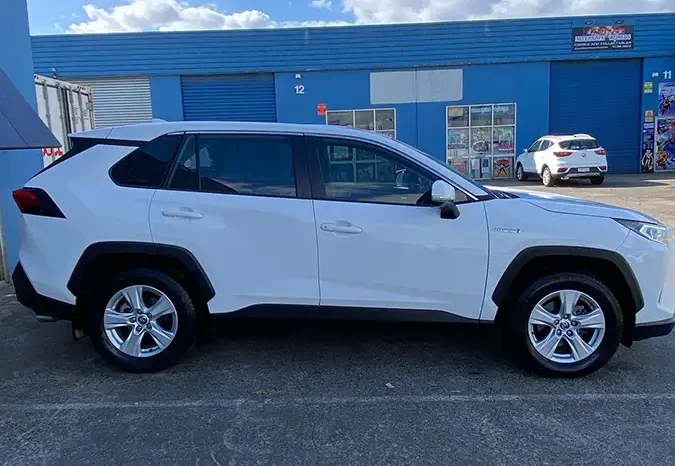 
								TOYOTA RAV4 GX HYBRID 2020 (B) full									