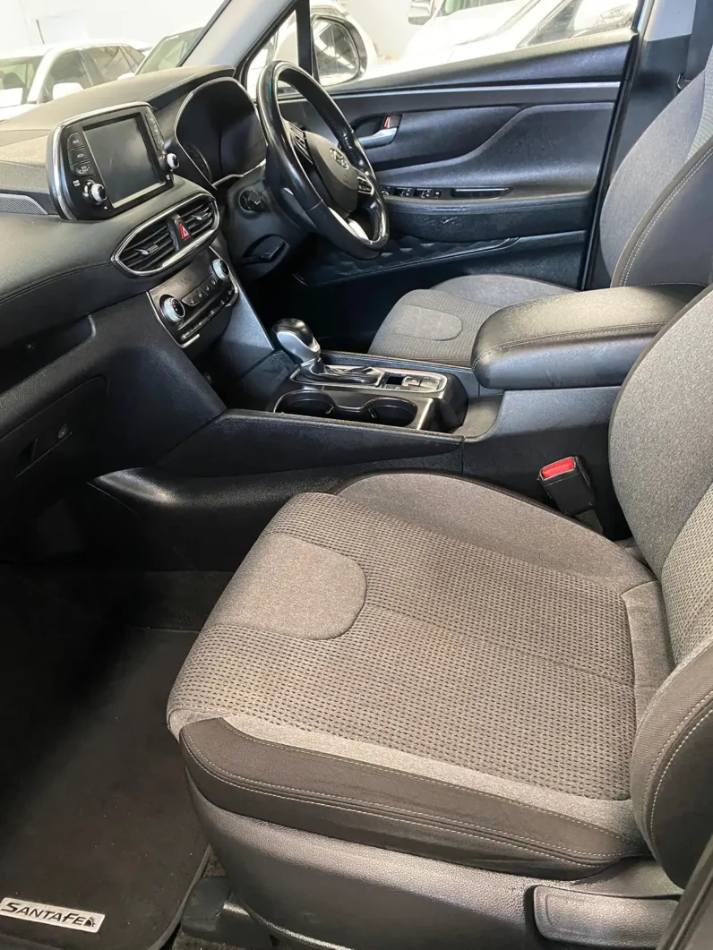 
								HYUNDAI SANTA FE 2019 full									