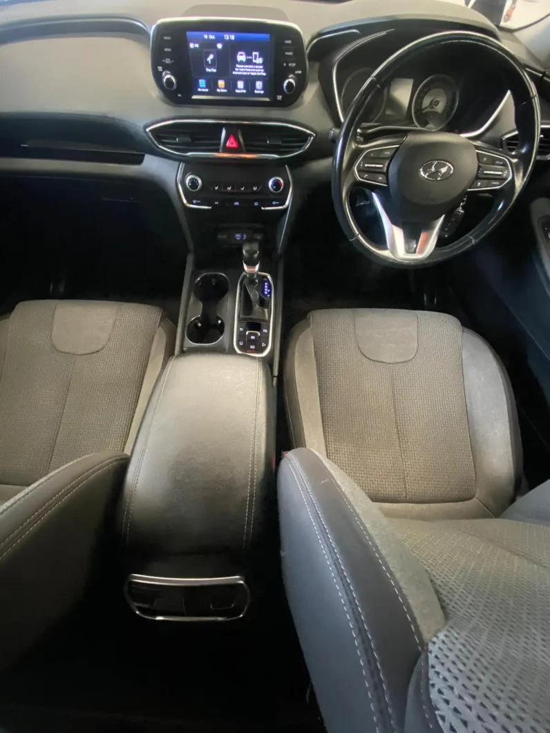 
								HYUNDAI SANTA FE 2019 full									