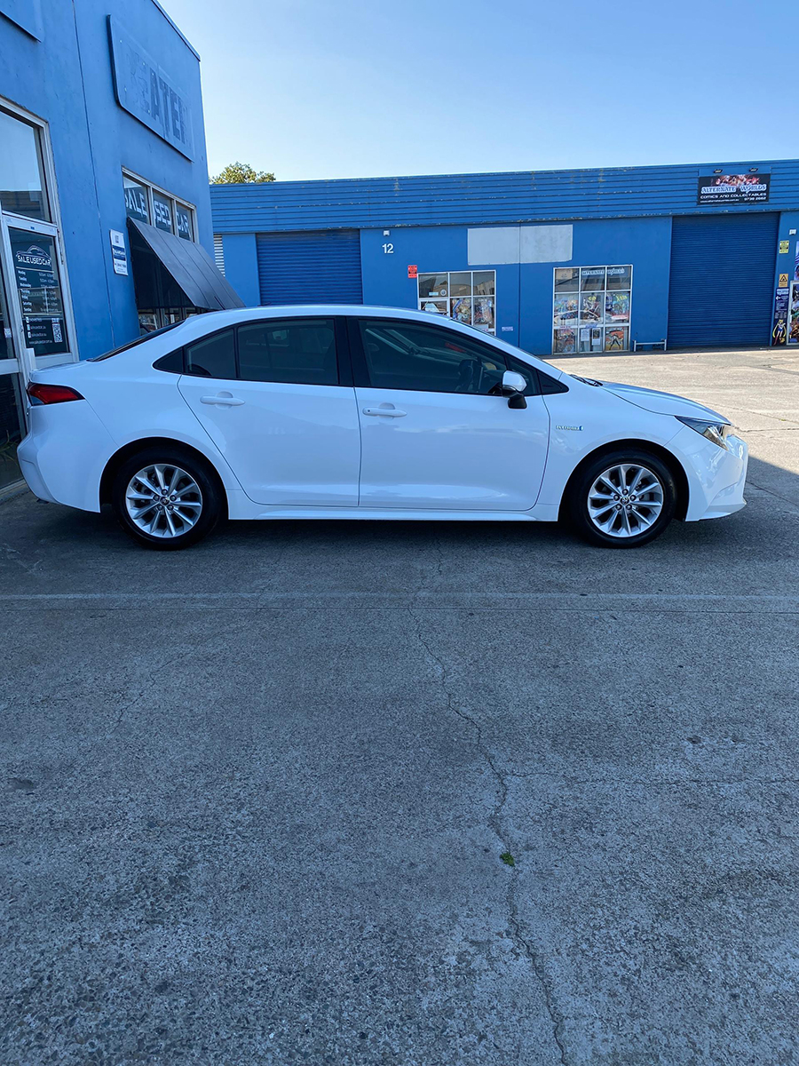 TOYOTA COROLLA HYBRID SEDAN 2021