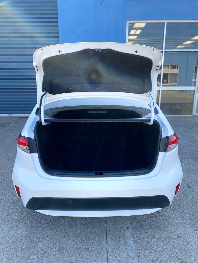 
								TOYOTA COROLLA HYBRID SEDAN 2021 full									