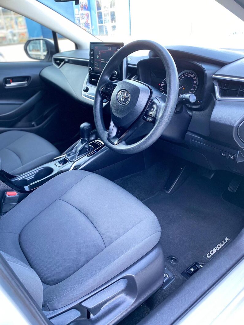
								TOYOTA COROLLA HYBRID SEDAN 2021 full									