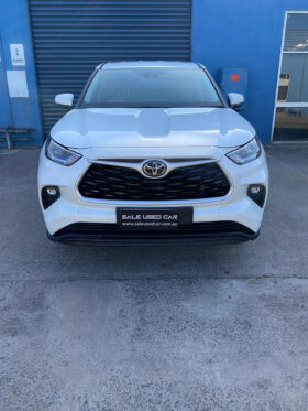 TOYOTA KLUGER 2021