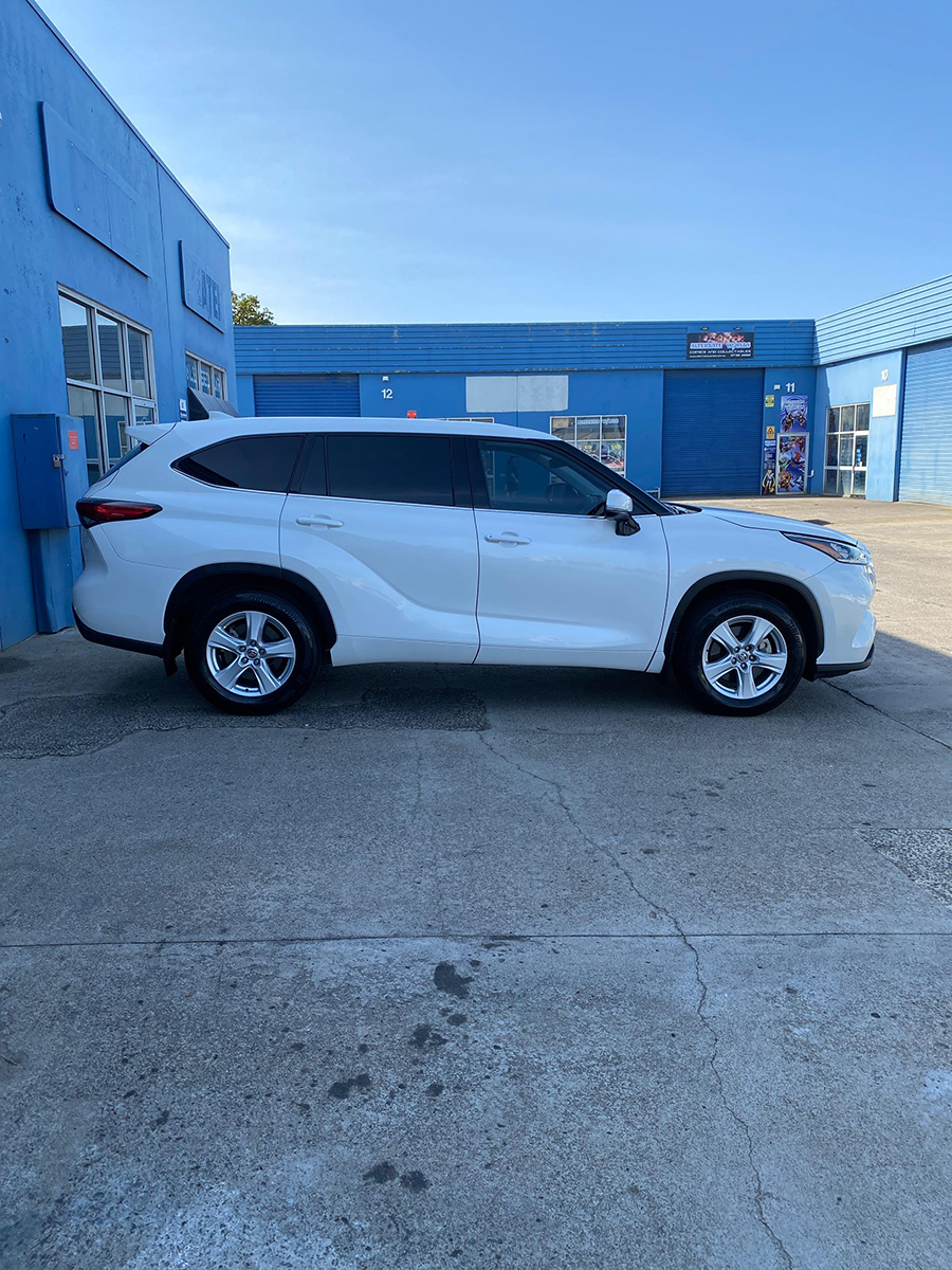 TOYOTA KLUGER 2021
