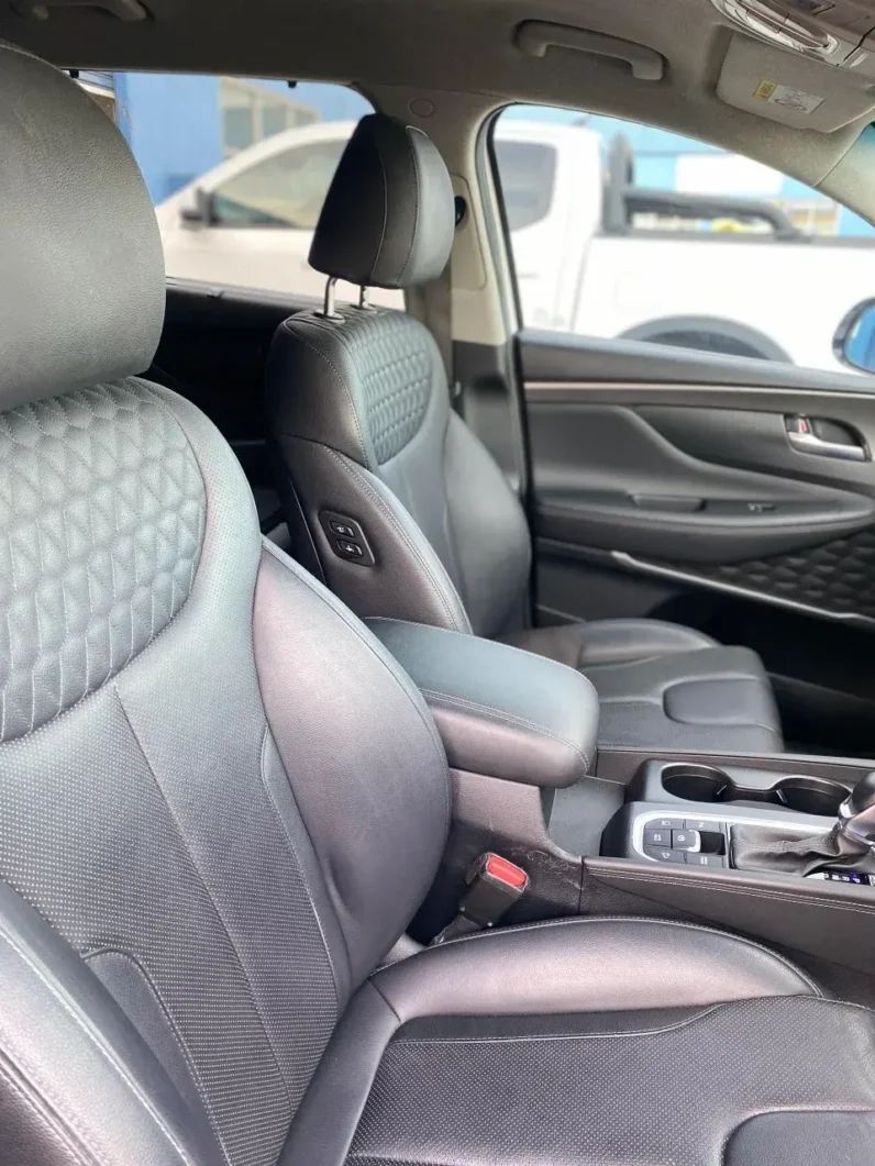 
								Hyundai Santa FE Elite 4×4 Diesel 2019 full									
