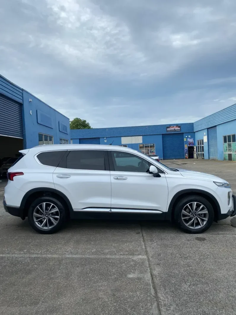 
								Hyundai Santa FE Elite 4×4 Diesel 2019 full									