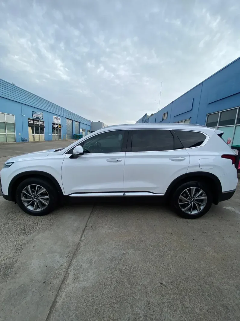 
								Hyundai Santa FE Elite 4×4 Diesel 2019 full									