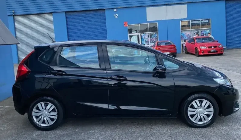 
								HONDA JAZZ VTI 2015 full									