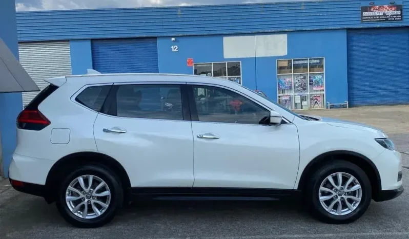 
								NISSAN X-Trail ST 2018 full									