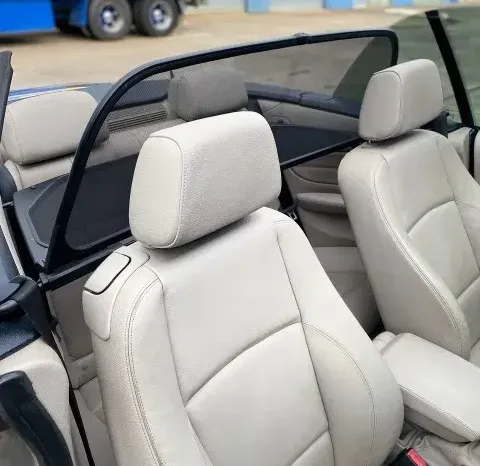 
								BMW 1 Series 120i Convertible 2011 full									