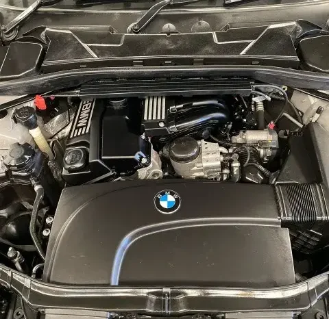 
								BMW 1 Series 120i Convertible 2011 full									