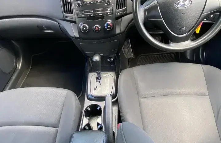 
								HYUNDAI I30 2011 full									
