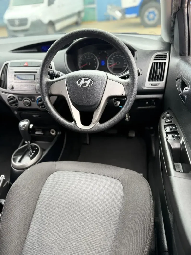 
								HYUNDAI i20 2014 full									
