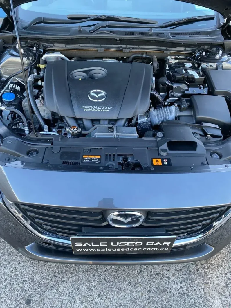 
								MAZDA 3 NEO SPORT 2018 full									