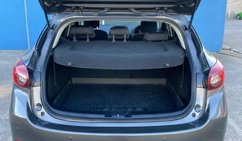 
								MAZDA 3 NEO SPORT 2018 full									