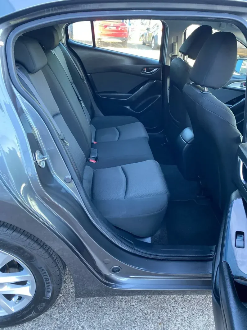 
								MAZDA 3 NEO SPORT 2018 full									