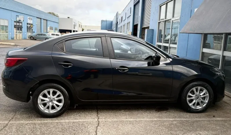 
								MAZDA 2 MAXX 2015 full									