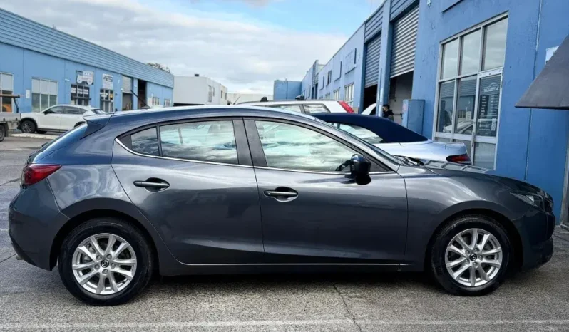 
								MAZDA 3 MAXX 2016 full									