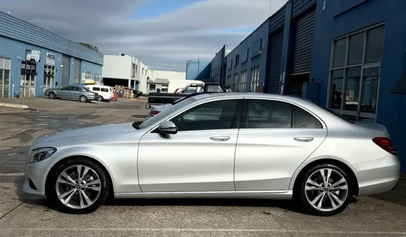 
								Mercedes Benz C200 2017 full									