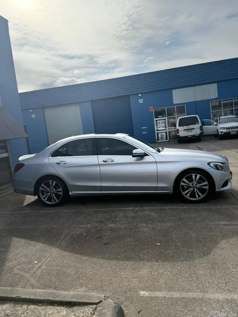 
								Mercedes Benz C200 2017 full									