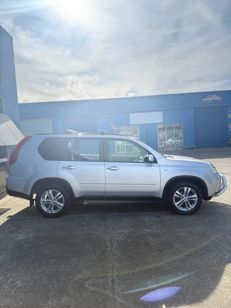
								NISSAN X-Trail 4WD 2013 full									
