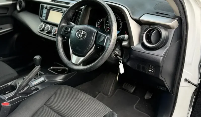 
								Toyota RAV4 2015 full									