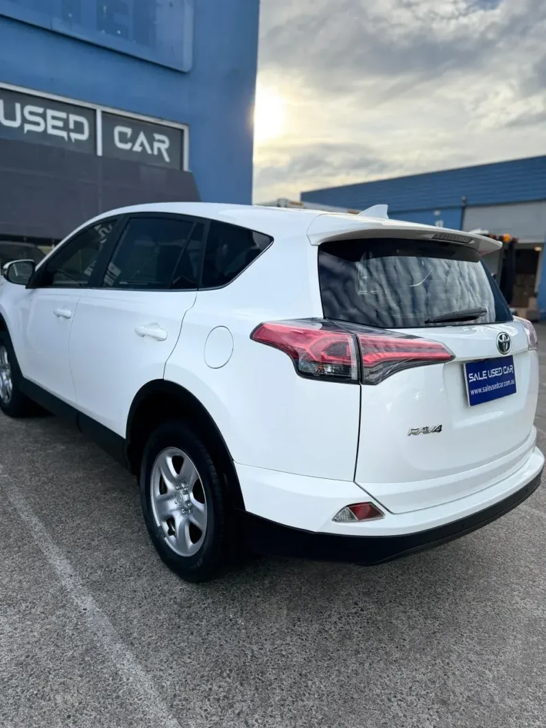 
								Toyota RAV4 2015 full									