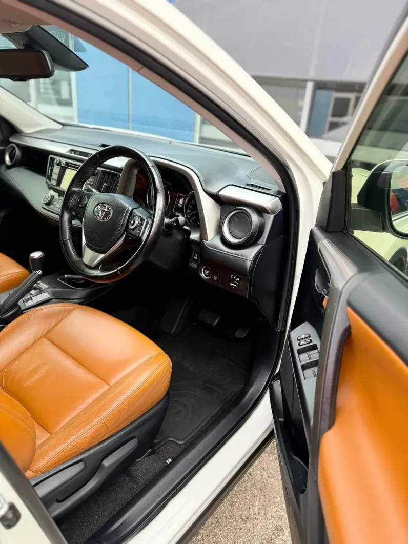 
								Toyota RAV4 GXL 2018 full									