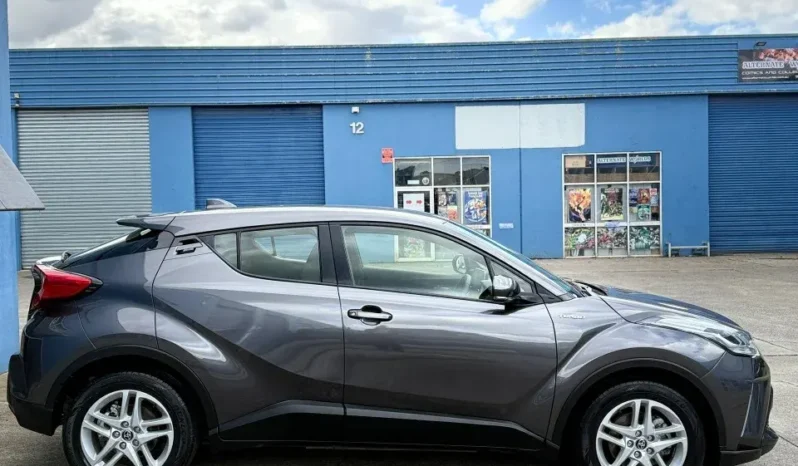 
								Toyota C-HR GXL Turbo 2021 full									